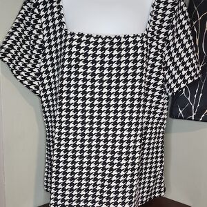 Stylish Black and White Houndstooth Women's Top